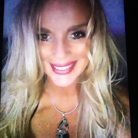 Meet your Posher, Jill - Picture 2 of 2